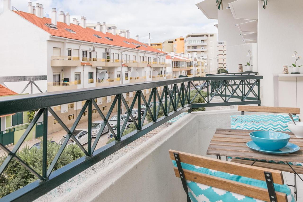 1 Bedroom Beach Apartment With Balcony 2 Min Walk To The Beach! Costa da Caparica Exterior photo