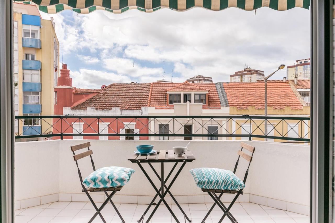 1 Bedroom Beach Apartment With Balcony 2 Min Walk To The Beach! Costa da Caparica Exterior photo